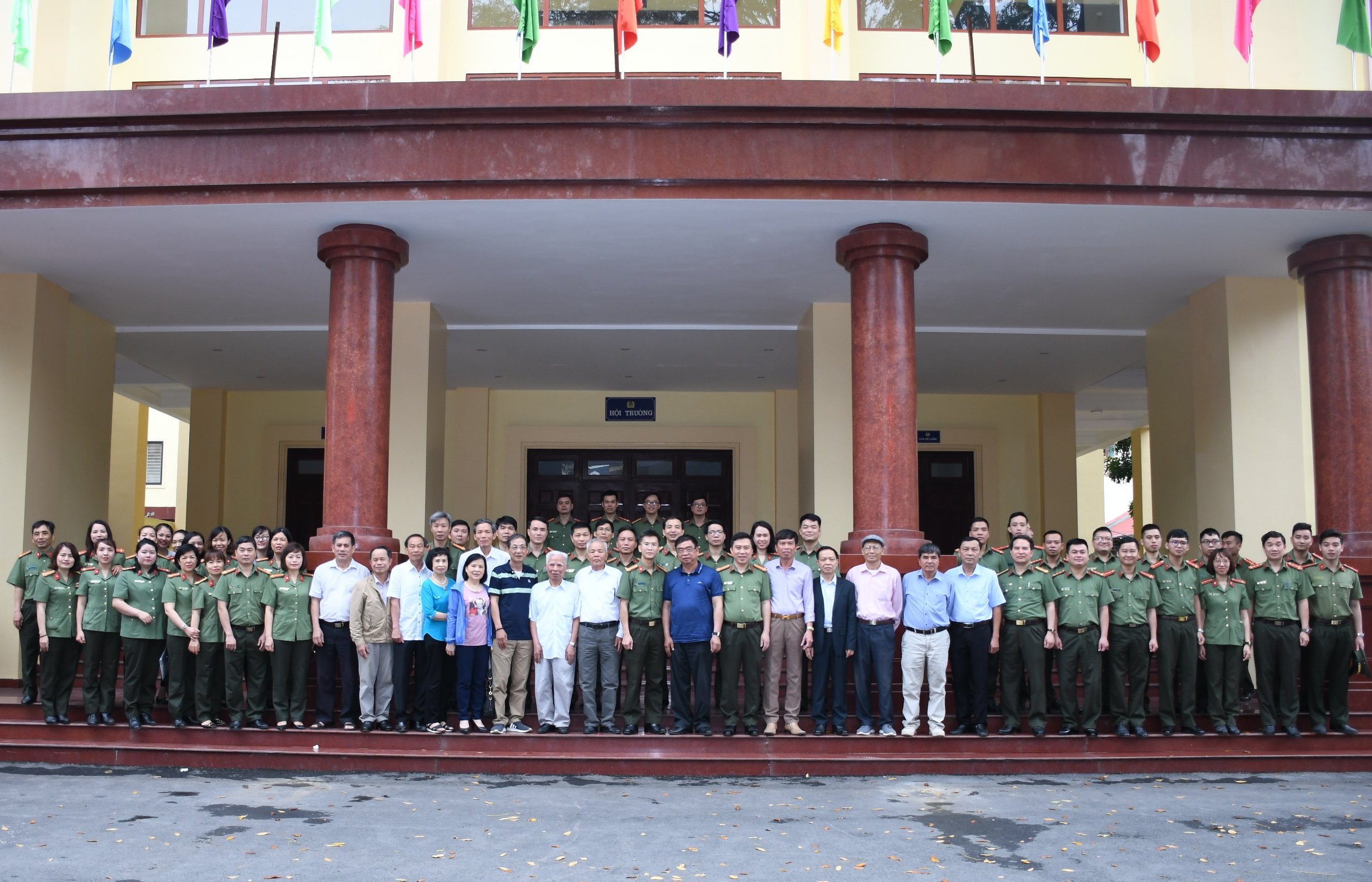 Phòng Tham mưu: Tổ chức gặp mặt nhân kỷ niệm 75 năm Ngày truyền thống lực lượng Tham mưu CAND 